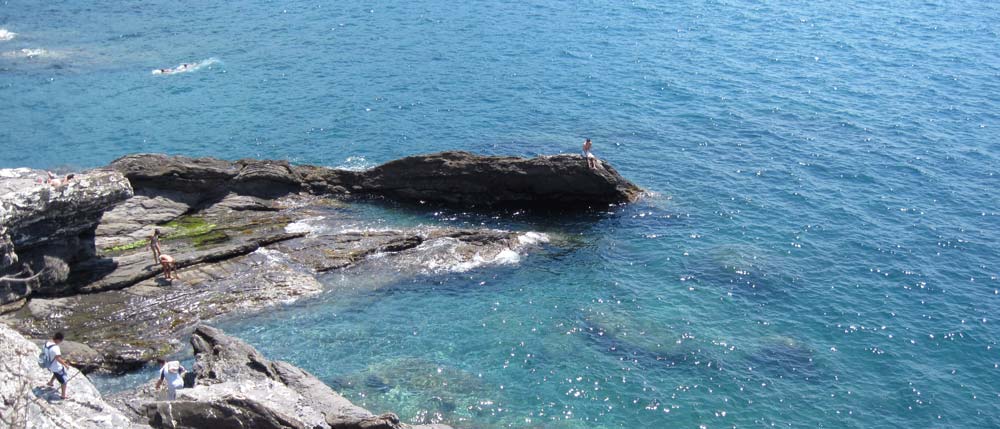 Spiagge libere e Bagni Marisa a Mulinetti, frazione di Recco (Genova)